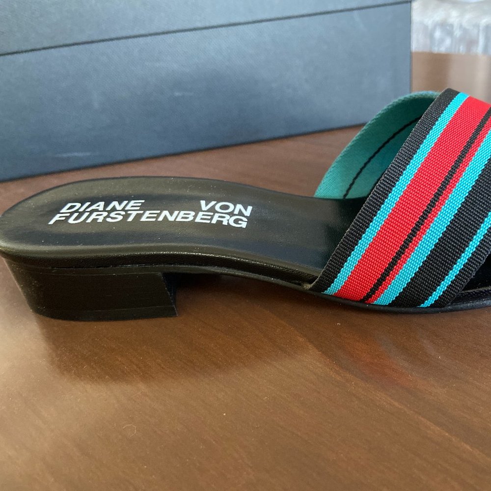 Diane Von Furstenberg Dani Sandals - Picture 4 of 9